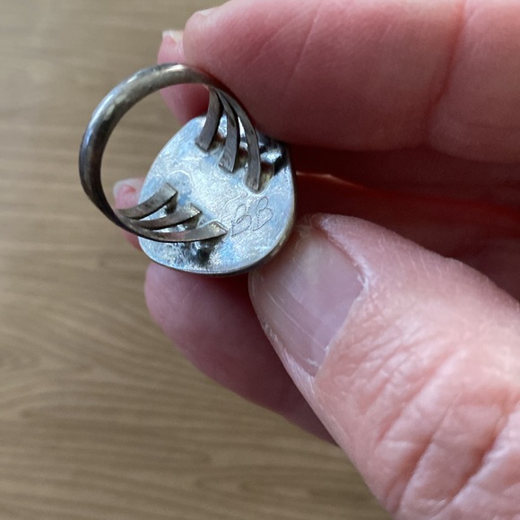 Gorgeous vintage turquoise ring. Size 6. - Picture 10 of 10